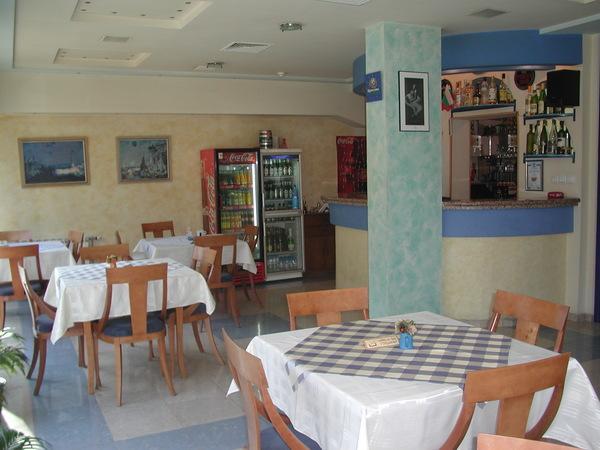 Hotel Astoria Бургас Экстерьер фото